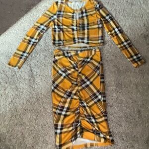 Set of blouse & pencil skirt 🌻